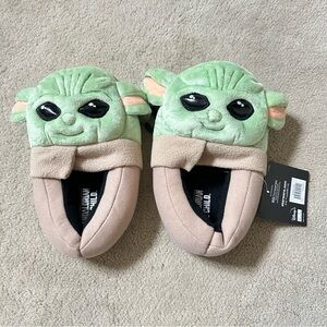 Star Wars Baby Yoda Slippers NEW kids size M 13-1